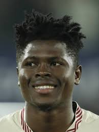 🔴 JOYEUX ANNIVERSAIRE À KONATE KARIM QUI FÊTE AUJOURD'HUI SES 21 ANS !