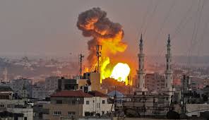 El islamista hamás disparó 130 cohetes contra la ciudad israelí de tel aviv, donde quedó cerrado el aeropuerto ben gurión. Israel Inicia Una Ofensiva A Gran Escala En La Franja De Gaza Internacional El Pais