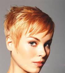 I Love This Bright Honey Strawberry Blonde And It Looks Fresh And Lovely On This Pixie Haircut Fac Short Hair Styles Strawberry Blonde Short Hair Styles Pixie