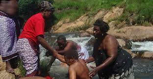 Tthe tsonga people are a diverse group of tribes that include the shangaan, thonga, tonga, vandzawu, vatshwa, vakalanga and valoyi to it's important to understand that tsonga people share one origin, but each tribe has assumed different identities. Tsonga People Wiki Thereaderwiki