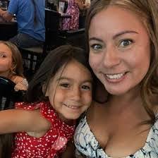 Tara Drew's Instagram, Twitter & Facebook