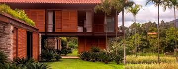 Rumah bambu menjadi tempat tinggal yang bahan bangunan dari bambu baik dari luar maupun dari dalam rumah. 9 Inspirasi Rumah Panggung Dengan Gaya Modern Homify