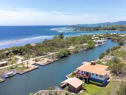 Shore Thing on the Coco View Canal-Roatan Life Vacation Rentals: Coco View  Canal Home in French HarborFrench Key – Roatan Vacation Rentals & Property  Management