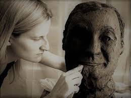 Mujer Escultora de Tomelloso Inmaculada Lara Cepeda «MAKU”