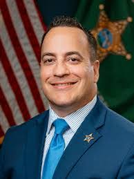 Lisa Spriggs's Instagram, Twitter & Facebook