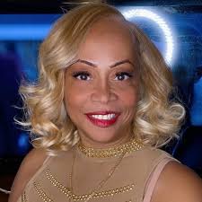 I AM WORTHY: Empowering Stories and Affirmations to Encourage Healing and  Resilience: Berry, Telishia, Anthony, Tiffany, Paramore, Dr. Dawn Sheree,  Ford, Jenei, Moore, Donnetta Trice, Phinsee, Dr. Terolyn, Nelson, Regina,  Cameron, Dr.