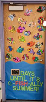 What should i put on my classroom door? Countdown To The End Of The Year The Students Decorated The Fish And I Let Then Change The Number At Teacher Doors School Door Decorations Preschool Classroom