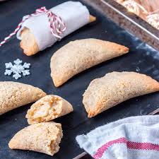 Head in the kitchen and start taking notes because these 27 spanish dessert recipes will have you feeling like a native by dinnertime. Pastissets De Boniato Spanish Christmas Pastries Oh The Things We Ll Make