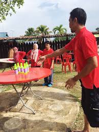 Kertas kerja mesra belia bersama ahli parlimen anjuran jawatankuasa persatuan penduduk jalan suria bandar mahkota,banting dengan kerjasama penggerak belia tempatan (pebt) zon 19 1.0 pengenalan 1.1 mesra belia bersama ahli parlimen merupakan aktiviti yang sangat bermakna untuk seluruh penduduk jalan. Aktiviti Untuk Family Day Fireflies Park Resort Bukit Belimbing Kuala Selangor