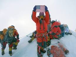 Search for everest sleeping beauty. Mount Everest Death Zone What Happens To Your Body At 26 000 Feet