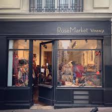 19 Rue Milton – Une boutique de prêt-à-porter de luxe vintage ultra-sélectionnée, proposant des pièces rares signées Yves Saint Laurent, Dior ou Chanel.