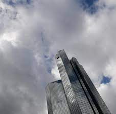 Die augen kann die deutsche bank nicht nutzen, da sie bis zum hals in geldwäschegeschäften und im investmentbanking steckt. Deutsche Bank Jetzt Entscheidet Sich Ihr Schicksal Welt
