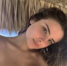 Se essa vida fosse um filme. Giulia Be On Instagram In 2021 Aesthetic Girl Summer Poses Woman Face
