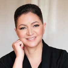 Michelle Dery's Instagram, Twitter & Facebook