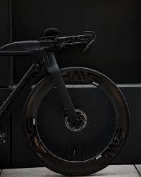 Stay aero in the saddle of the best time trial bikes. Disc Or Rim Brakes On Your Triathlon Bike Allans Triatlonverden
