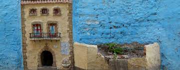 Su autoría corresponde al artesano y escultor alfonso yuste navarro. La Casa De Los Gatos