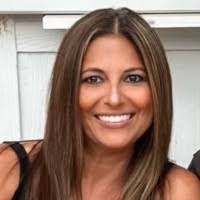 Angie Meredith's Instagram, Twitter & Facebook