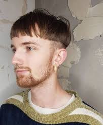 Men's bowl hairstyle is easy to design and maintain. Top 22 Bowl Cut Haircuts For Men Men S Bowl Cut Hairstyles