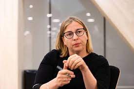 Sen lisäksi tietenkin täytyy erikseen arvioida, ovatko nämä olosuhteet sellaiset, että. Eduskunnan Puhemiehisto Tapaa Vtv N Paajohtajan Is Tytti Yli Viikari Kayttanyt Stailauspalveluihin Ja Kauneudenhoitoon Tuhansia Euroja Julkisista Varoista Kotimaa Hs Fi