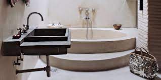 Originaire du maroc, le tadelakt est en réalité une version du « qadâd », un enduit à base de chaux provenant du yémen. Le Tadelakt Pour Une Salle De Bains Authentique Et Chic Marie Claire