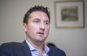 Överträffar förväntningarna med sin låga arbetslöshet