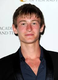 When he's not filming in los angeles, he's living it up in the chicago suburbs. Shameless Star Elliott Tittensor Is Unrecognisable Five Years After Playing Carl Gallagher