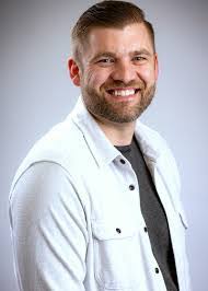 Brandon Rossi's Instagram, Twitter & Facebook