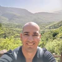 20+ "Tom Vela" profiles