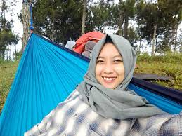 Putus cinta dan pulang umroh. 5 Pendaki Cantik Indonesia Berhijab Cantiknya Bikin Adem Janganlupabahagia Com