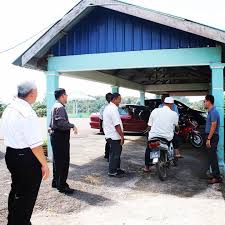 Kawasan tempat letak kereta di hadapan kompleks, kawasan lapang di tepi kompleks dan. Pin Auf Aktiviti Penerangan Segamat