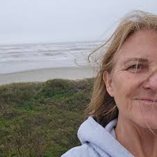 I'm looking for tips (or a link) to a flag pole that I don't have to worry  about breaking with my 3x5 flag at higher speeds.