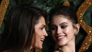 Cindy Crawford And Kaia Gerber Have A Mother-Daughter Moment At The Fashion  Awards