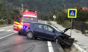 Un grav accident rutier a avut loc la câineni, pe valea oltului, în județul vâlcea. Foto Accident Rutier Pe Valea Oltului TanÄƒrÄƒ Din Alba RÄƒnitÄƒ DupÄƒ Ce È™oferul A Vrut SÄƒ Evite O PisicÄƒ È™i A Intrat Intr Un Cap De Pod Ziarul Unirea