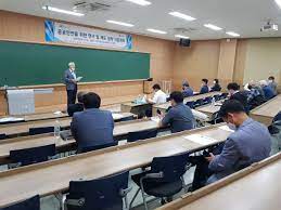 Jun 27, 2021 · 경기 양평군은 최근 물맑은 양평수박의 출하를 본격화하며 양평수박 공동선별장에서 출하발대식을 개최했다.올해는 양평수박 물류효율화와 농가소득 증대를 위한 비파괴 당도측정기와 선별라인 1개소를 증설해 수박생산에 박차를 가했다.전국매일신문 양평/ 홍문식기자hongms@jeonmae.co.kr ê±´ì–'ëŒ€ ê³µê³µì•ˆì „ì—°êµ¬ì†Œ ì—°êµ¬ ì œë„ ì •ì°© ìœ„í•œ ì „ë¬¸ê°€ ìžë¬¸íšŒì˜ ëŒ€í•™ì €ë„