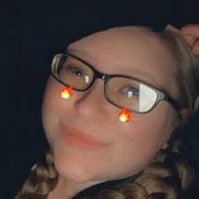 Kloe Lee (kloelee99)