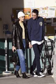 It's my job to break the news to comedy twitter that pete davidson is dating kaia gerber who turned 18 last month because i want to talk about it. Kaia Gerber And Pete Davidson Relationship Hits First Roadblock Masala