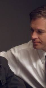 NCIS" Out of the Frying Pan (TV Episode 2011)