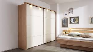 Du Brauchst Viel Stauraum In Deinem Schlafzimmer Dann Ist Dieser Schwebeturenschrank Genau Der Richtige Fur Dich Schl Schlafzimmer Ideen Schlafzimmer Zimmer