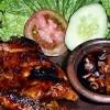 Ayam panggang atau bakar rasanya gurih, pedas, manis, dan wangi. 1
