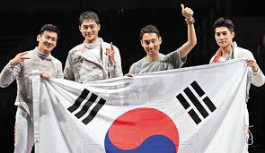 인기 스포츠는 매스컴을 타고 더욱 주가를 올리는 반면 비인기 스포츠는 매스컴의 홍보 효과마저 얻지 못해 대중들의 뇌리에서 잊히기도 한다. 13atpnkuvs5knm
