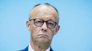 Nächster Akt eines Trauerspiels. 👇🥳 #NieMehrCDUCSU #Merzkannesnicht Die  Chance des Neustarts ist für den Kanzler in die Hose gegangen. Nun entzieht  ihm die eigene Partei das Vertrauen – mit schweren Folgen. Analyse.