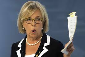 Elizabeth May a-t-elle progressé en français?