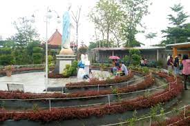 Paroki santa perawan maria di fatima di sragen. Taman Doa Santa Perawan Maria Di Fatima Sragen Ramai Dikunjungi Warga Berbagai Agama