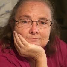 Dee Luckett's Instagram, Twitter & Facebook