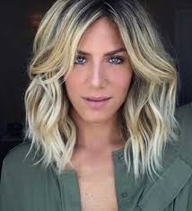 To honor the anniversary of his debut album, we're celebrating counterculture icon bob dylan's contributions to music, politics and more. Molteplici Tagli Medi Per Capelli