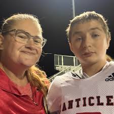 Heloo any one facing problem with brushing teeth ...his 3.6 but he always  swallow tooth paste no matter how small I put ..and I think it's affecting  his neck..coz he always swallow