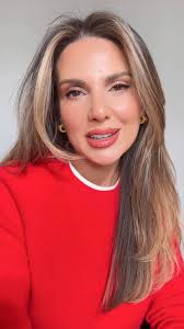 Here's the best makeup for when you wearing red!