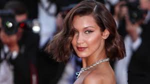 The supermodel took to instagram on july 8 to subtly confirm her relationship with art director marc kalman. X Uyru5dpi4onm