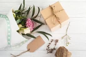 Hochzeit geschenk, verpacken, hochzeitsgeschenk verpacken, verpackung zur hochzeit, verpackung, tipps, ideen, hochzeitsgeschenk hochzeit geschenk ideen zu finden ist manchmal gar nicht so einfach. Hochzeitsgeschenke Die Kreativsten Ideen Brigitte De