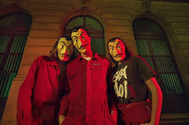 Sezon la casa de papel. Pull Bear Stworzyl Kolekcje Dla Fanow Serialu Dom Z Papieru Rytmy Pl